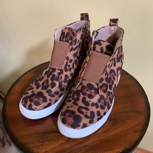 Wedge heeled sneaker